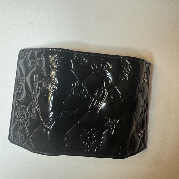 CHANEL key holder 6 Pendants used but still in good condition. - Picture 5 of 13